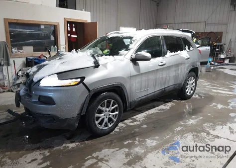 2015 Jeep Cherokee Latitude z USA, uszkodzony, nr VIN 1C4PJMCS9FW690871